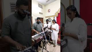 vellathin meethey parivarthicha live singing by Rajesh mariyapuram and Preema Rajesh. keyz Prithin