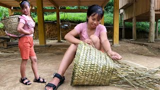 How To weave bamboo Baskets Harvest bamboo shoots and bring them to the market to sell.
