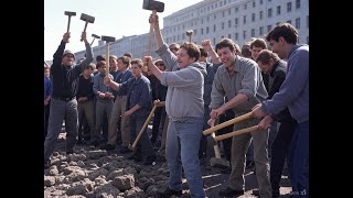 Berlin Wall's Fall: The Latest in Home Renovation! 🧱🔨 #Viral #BerlinWall #History