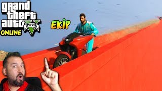 DÜNYANIN EN UZUN DUVARINDA MOTOR YARIŞI! | EKİPLE GTA 5 ONLINE