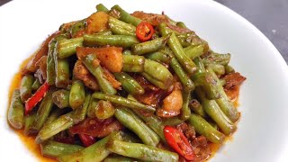 The chef teaches you the home-cooked method of stir-fried pork belly with beans