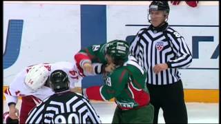 KHL Fight: former Avalanche Ryan Wilson first KHL fight VS former Saguenéen Viktor Baldayev