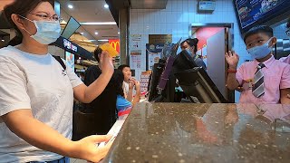 麥當勞小麥麥 小店長體驗｜快樂兒童餐以後不送玩具了！小小兵..瑪利歐新玩具沒了【阿宅爸爸】