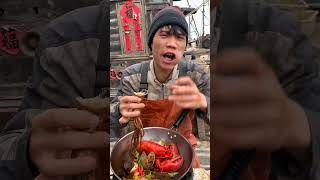 『爆头』八爪鱼在遭受五连击之后发出疑问：为啥受伤的总是我？😄#seafood #eatingshow #shorts #大食い