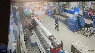 Kaos and the hands of fate. Machine shop accident