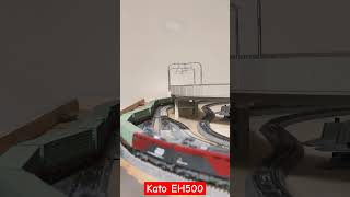 Kato EH500 N Scale model doing test runs on new model layout design. #kato