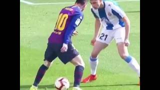 Messi destroying Espanyol player