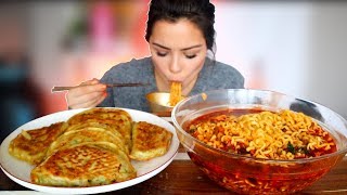 Seafood Noodle Soup 짬뽕 & Huge Dumplings 만두 Mukbang 먹방