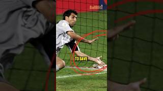 How a goal keeper played without wearing gloves.💀🔥 #football #soccer