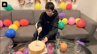 TFBOYS王源  1108十九岁生日快乐🎂着工作的间隙我们一起为王源提前庆生