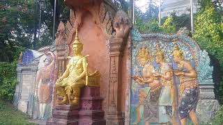 Wat Phnom of city Phnom Penh Cambodia travel / រម្មណីយដ្ឋានវត្តភ្នំ