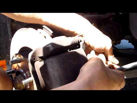 Honda Accord -- How to bleed the brake fluid Honda Accord -- How to bleed the brake fluid