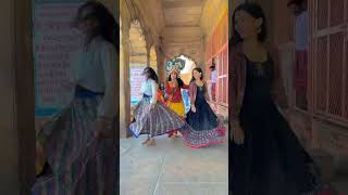 Radha Kaise Na Jale @Rightdirection  #Shortsvideo #PriyaAgarwal & ShrutiMishra #ytshorts #trend