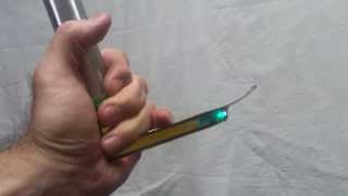 How to hold a laryngoscope.