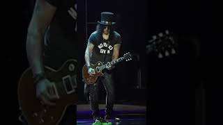 Guns N' Roses - November Rain - Slash Guitar Solo 1 (LIVE)