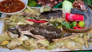 ត្រីដុតស្ពៃក្តោបកូកា Grilled fish with cabbage Coka