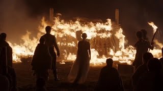 Game Of Thrones - Daenerys(khaleesi) steps into fire 🔥😱