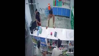 CCTV Dacoit Fights Brave Shopkeeper #CCTV #Karachi