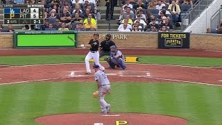 LAD@PIT: Walker belts long home run to right field