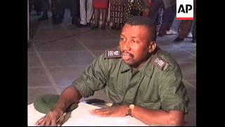 ZAIRE: KINSHASA: ARMY PUT ON SHOW 3 PRISONERS OF WAR