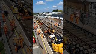 Lifting tracks #lifting #engineering #railway #train #amazing #trains #oldtrack #oldnew