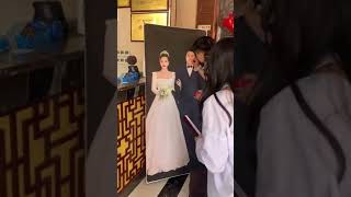 不是死党干不出这事~这他妈什么人啊，，，新娘子不给一根？ #funny #funnyvideos #happy #fyp #wedding #搞笑 损友