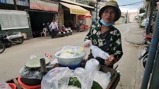 ទិញនំបញ្ចុកចែកជូនមនុស្សចាស់ក្រីក្រនិងអ្នករើសអេតចាយពិសារ