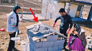 Iranian nomadic life: Hassan and his sisters cementing the roof of the puppy's den and eating food🛠🐕