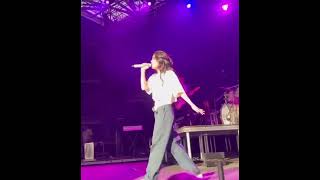 Dixie D Amelio Proving Haters Wrong When Singing On Tour