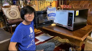 My Mom Really Likes This Smart Microwave | Toshiba Oven EM131A5C Unboxing, First Impression \u0026 Review