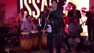 Issac Delgado A-live en vivo en la Habana en un  Iphone 6 -marzo 2016