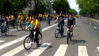 Curaj.TV - Mii de biciclete pe bulevardul central din Chișinău #VeloHora