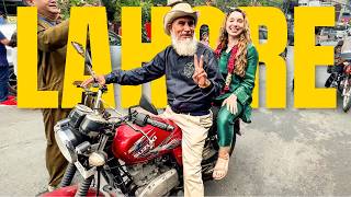 I Rode Around Lahore With a Motorbike Gang I Met Online 🇵🇰 (PAKISTAN SOLO TRAVEL)