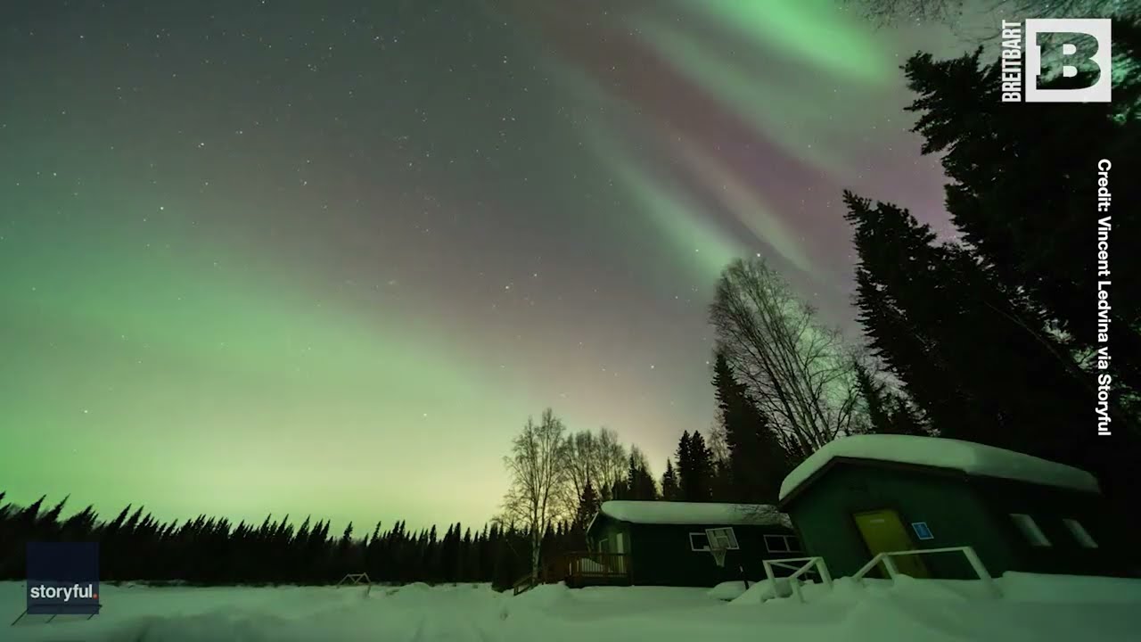 "BEST AURORA": Northern Lights Chaser Captures Stunning Timelapse - YouTube