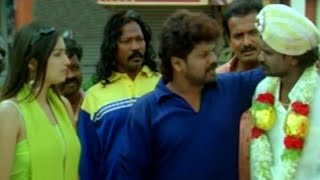 Local goons misbehave with Nikita and Balaji beat all Goons | Kannada Matinee