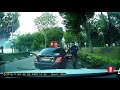 Rude Mercedes driver, cut queue still can insult cam driver