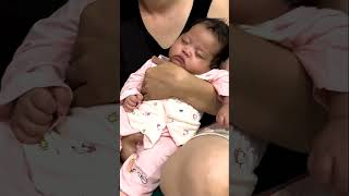 EP1310 Baby Sleeping Peacefully on the mommy's hand, Ellex