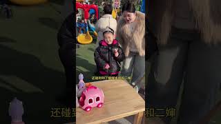 小女献丑了，给大家跳个舞，祝大家元旦快乐拾2025元旦 舞台无处不在 幼儿园的美好时光