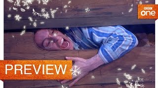 Bunk bed disaster - Peter Pan Goes Wrong: Preview - BBC