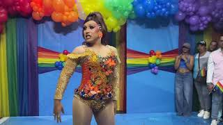 Paulette Divou Fiesta Pride 2025 🏳️‍🌈 en Mónaco Bar. No copyright