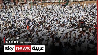 السودان | الآلاف يشيعون جثمان زعيم حزب الأمة القومي الصادق المهدي