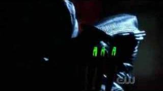 Hydro~Smallville scene(Lois kisses Green Arrow aka Clark)