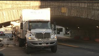 Stuck truck, malfunctioning lights delayed traffic in downtown Springfield
