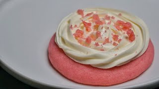 Pink Velvet Cake Cookie | Crumbl Copycat | #crumblcookies #cookies