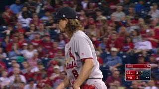 STL@PHI: Leake fields a comebacker, gets out at first