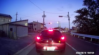 レンタカーって危険な運転するやつばっかやな！道に出ようとしてる車を後ろから追い抜き前を横切る！とあるＧＳにて・・・。