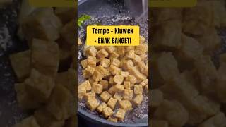 BUKAN RAWON! Cume tempe tumis kluwek/keluak, tapi rasanya ENAK BANGET!