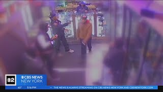 Suspect accused of shooting man in head at Harlem smoke shop
