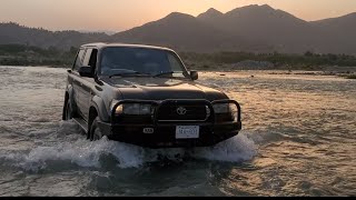 toyota land cruiser vx off roading