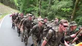 M.Juškauskas und Bundeswehr in Arden Berge marsch.